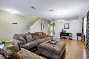 Upscale KING Bed 4 BDRM Home in gated community